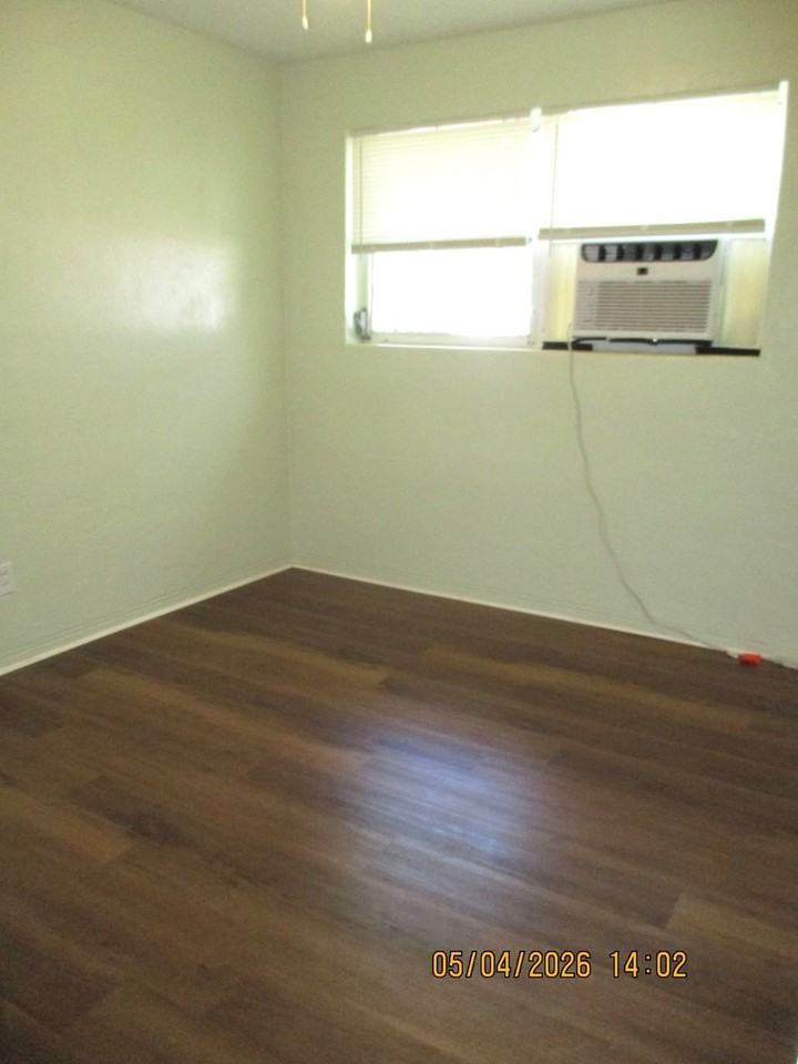 802 Lewis Dr - Photo 5 of 11
