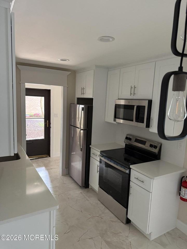 218 Medford Ct #A - Photo 2 of 21