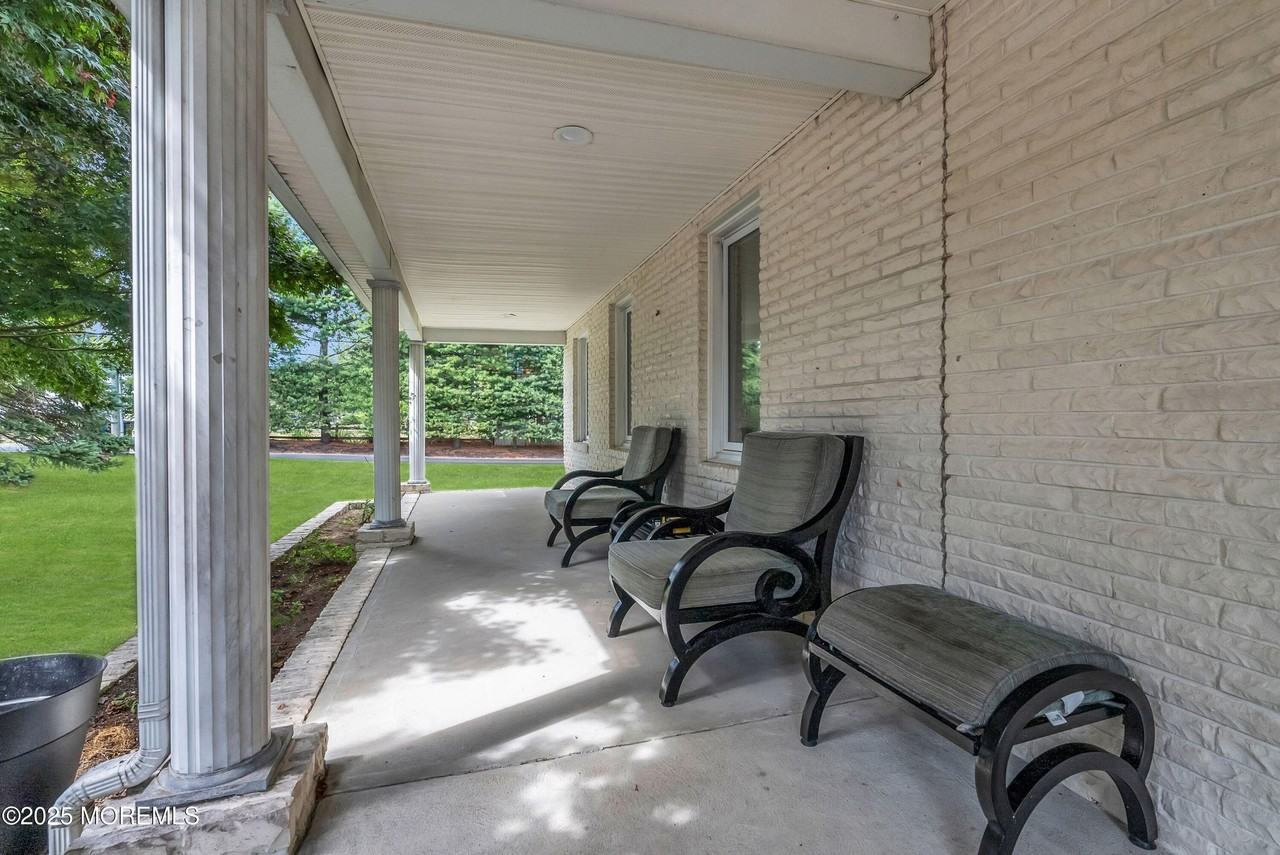 29 Woodrow St - Photo 6 of 42