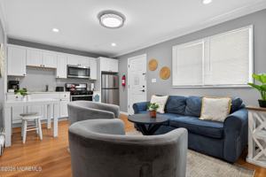 featured image of 32 Franklin Ave