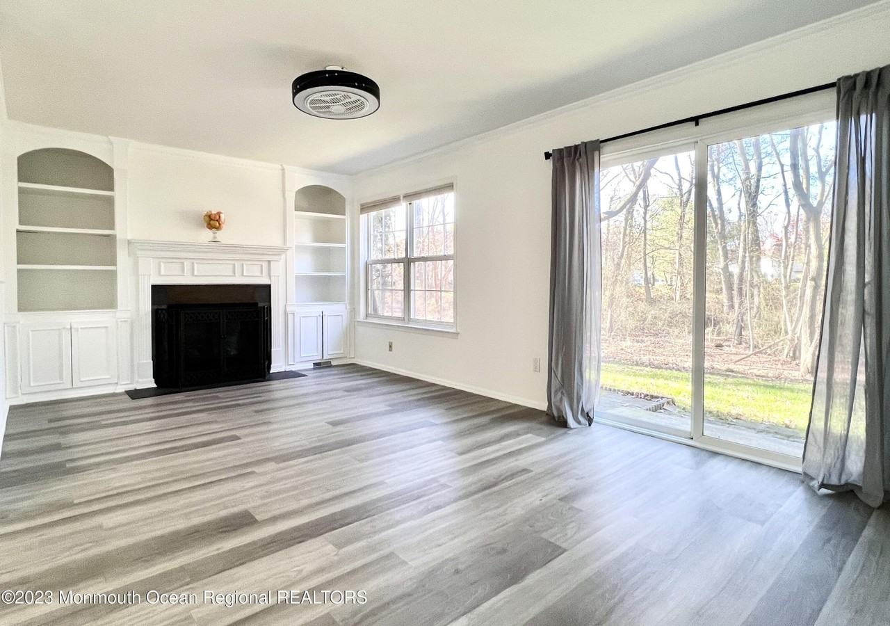 430 Indigo Ct - Photo 6 of 22