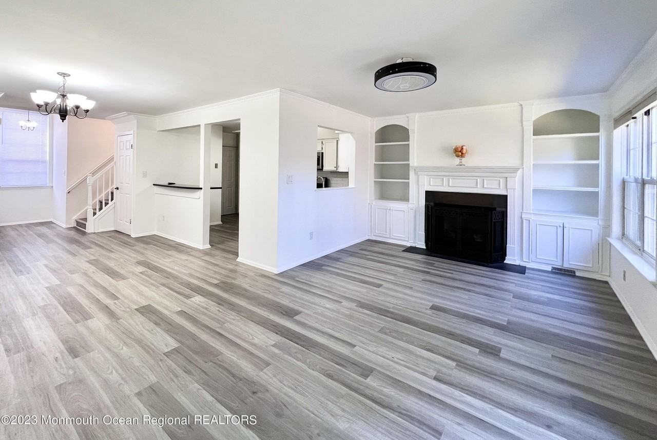 430 Indigo Ct - Photo 7 of 22