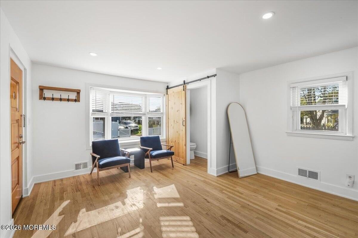 543 Springdale Ave - Photo 5 of 37