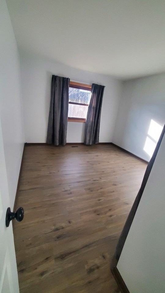 202 Highbury Dr - Photo 2 of 16