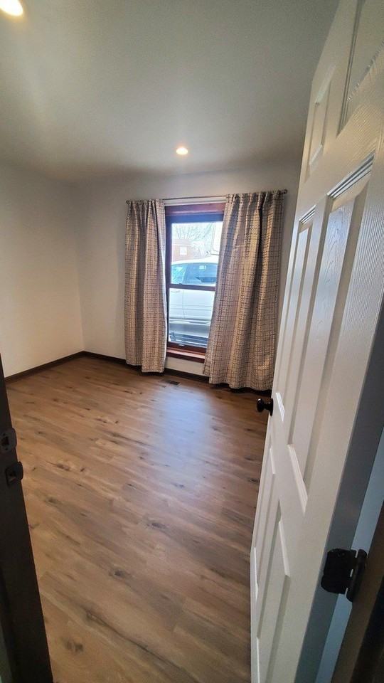 202 Highbury Dr - Photo 5 of 16