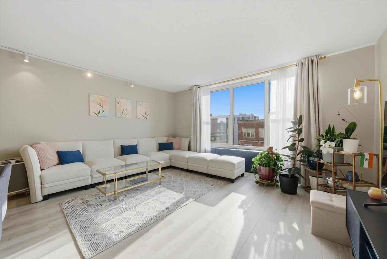 1325 N State Pkwy #18D - Photo 4 of 28