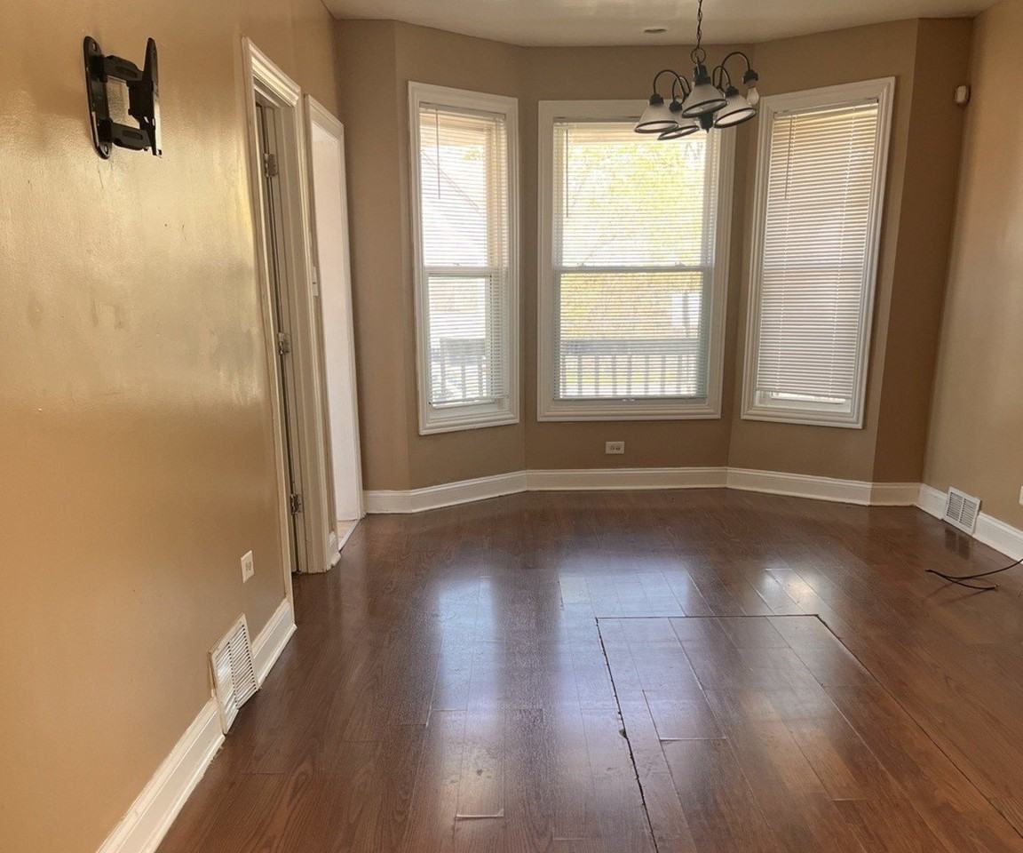 10922 S Wentworth Ave - Photo 3 of 20