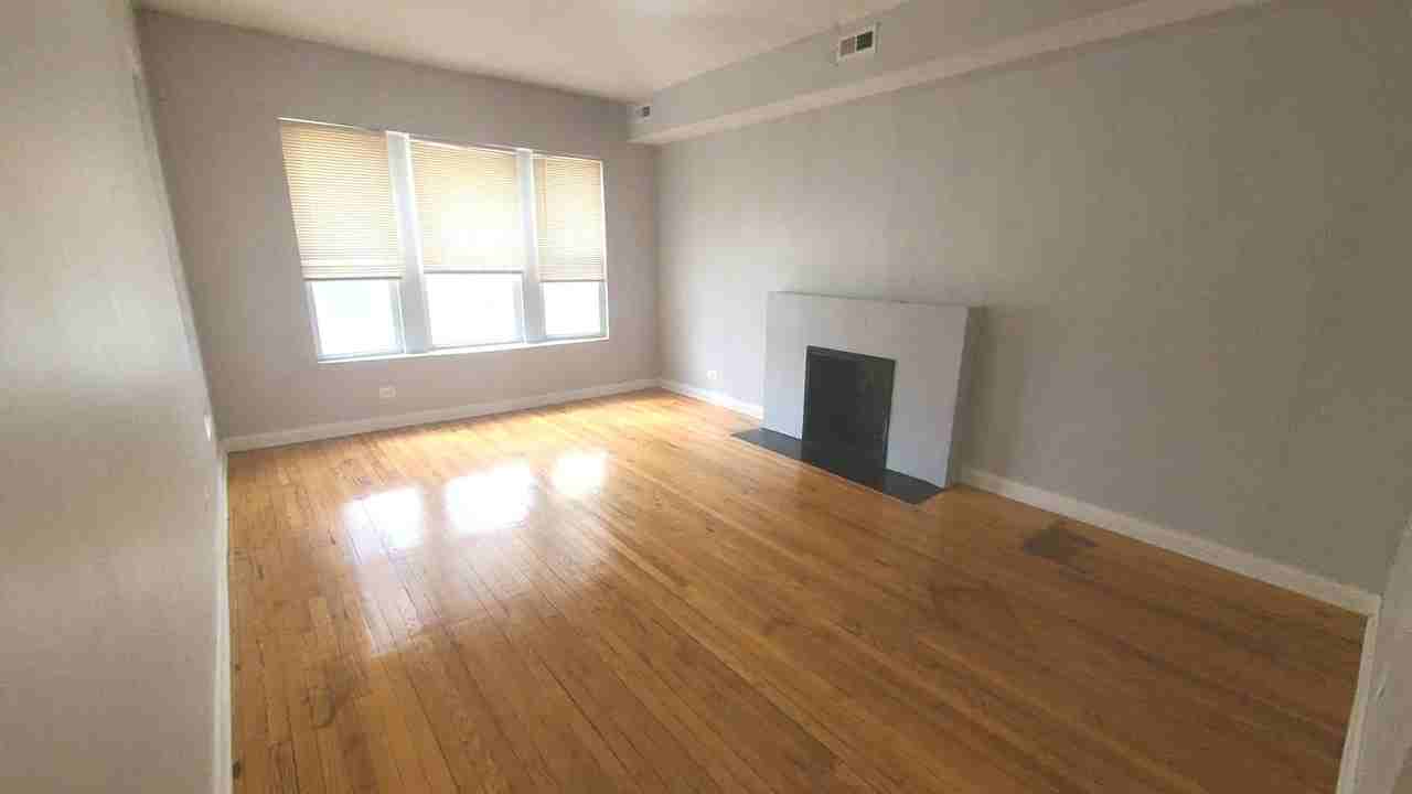 6507 S Ellis Ave #1 - Photo 2 of 11