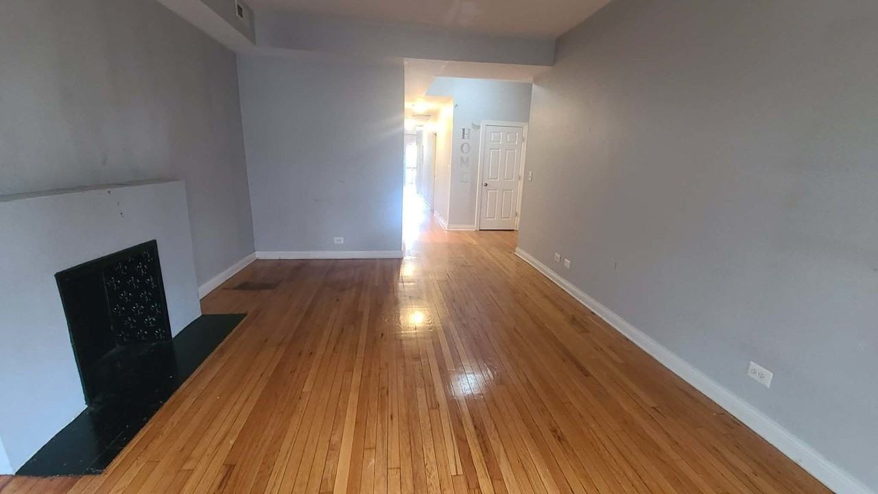 6507 S Ellis Ave #1 - Photo 3 of 11