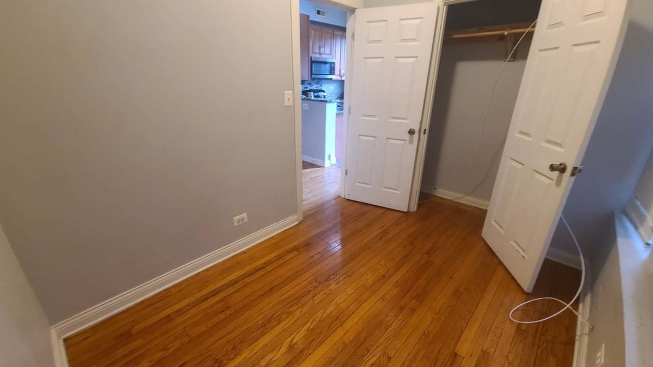 6507 S Ellis Ave #1 - Photo 4 of 11