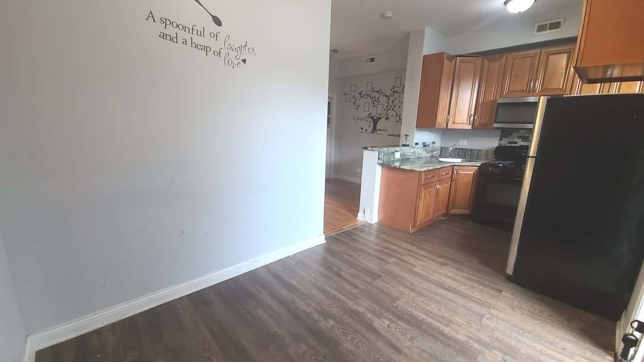 6507 S Ellis Ave #1 - Photo 5 of 11