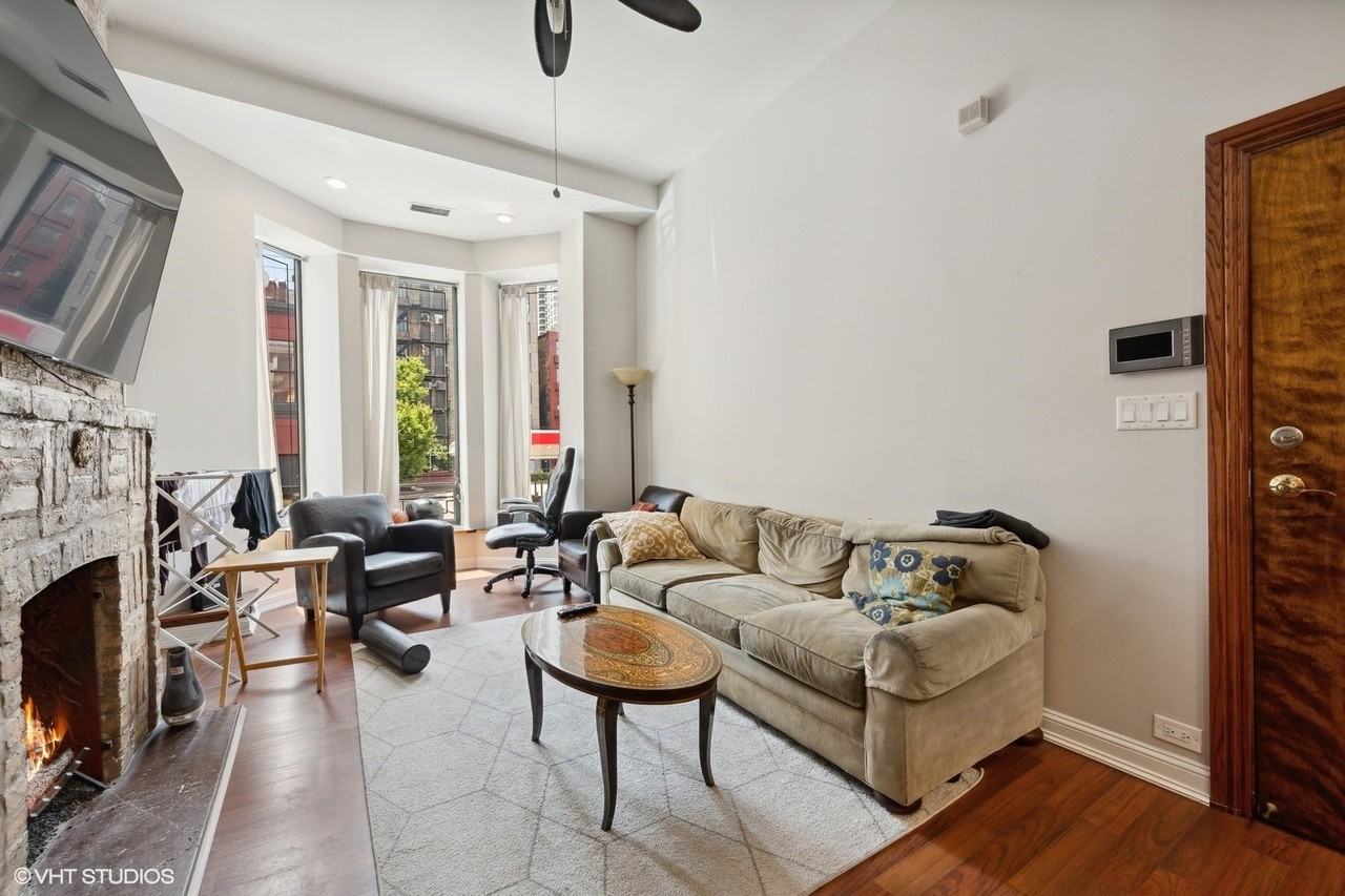 116 W Grand Ave #2 - Photo 3 of 11