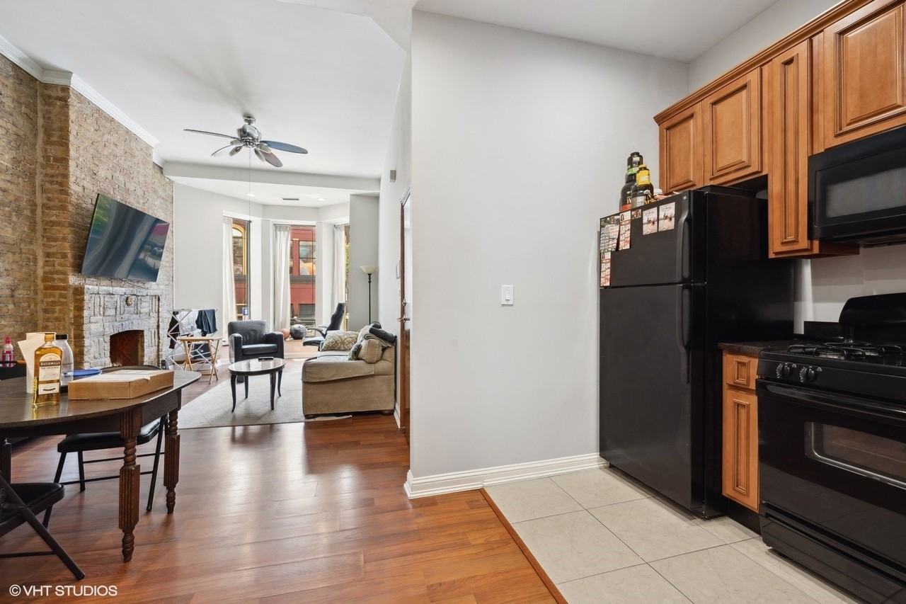 116 W Grand Ave #2 - Photo 4 of 11