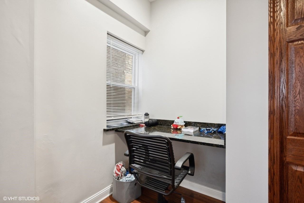 116 W Grand Ave #2 - Photo 6 of 11