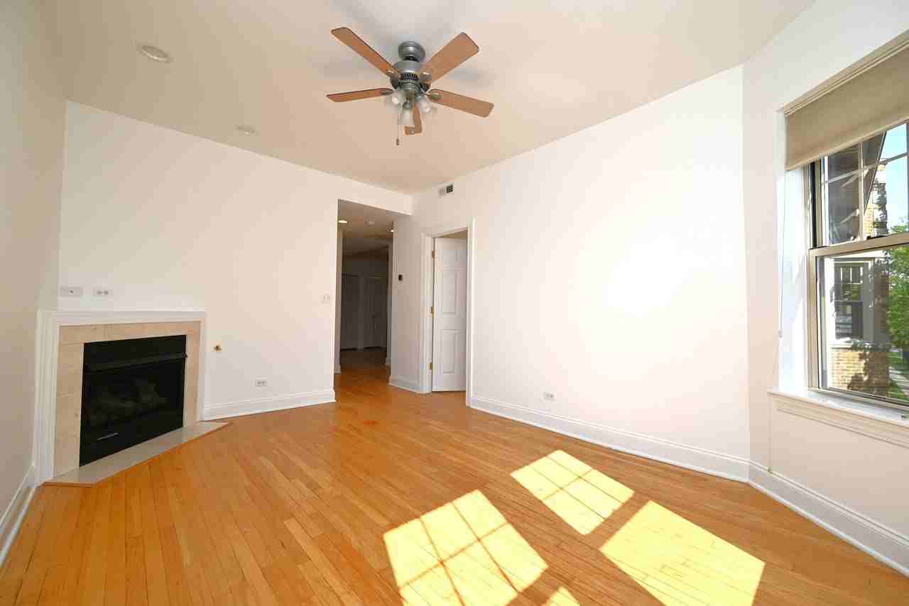 7404 N Oakley Ave #3 - Photo 5 of 23