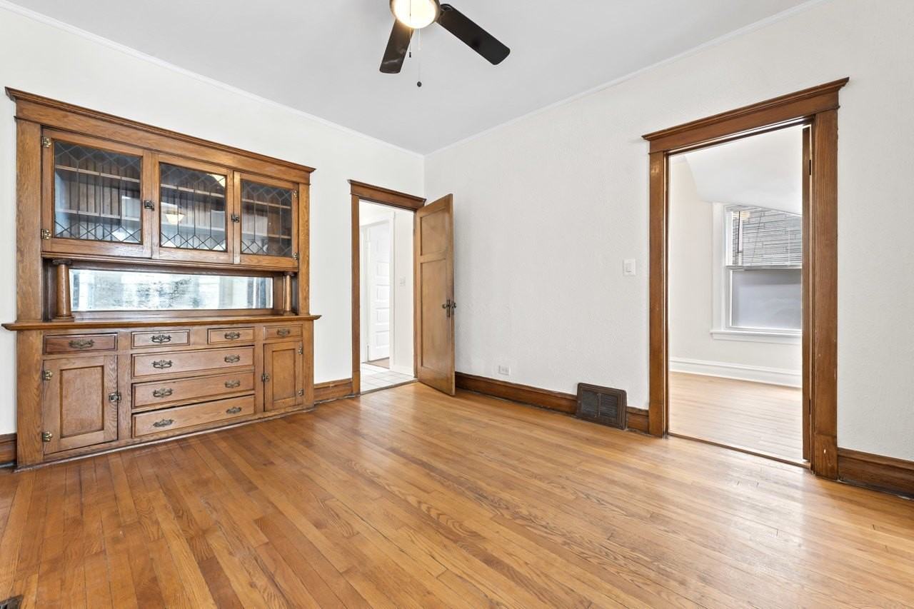 1429 W Barry Ave #1 - Photo 6 of 20