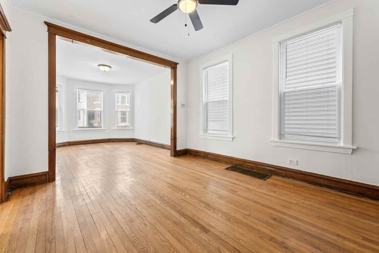 1429 W Barry Ave #1 - Photo 7 of 20