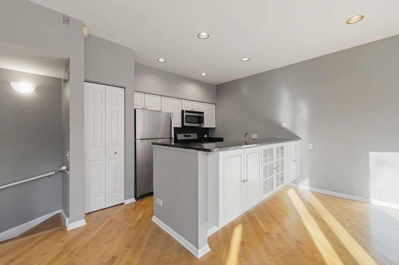 1312 S Federal St #C - Photo 5 of 20