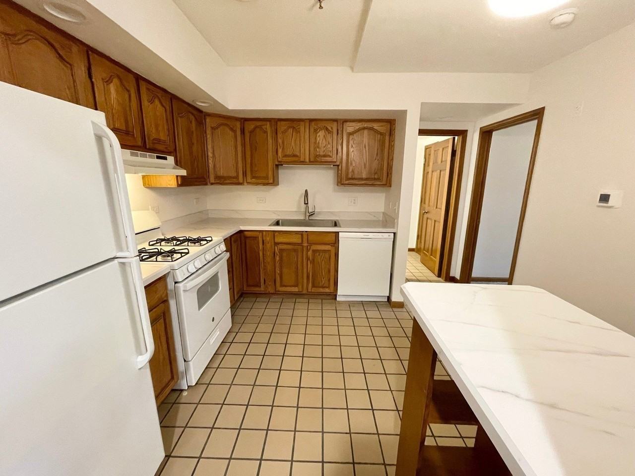 730 N Seminary Ave #1C - Photo 3 of 10