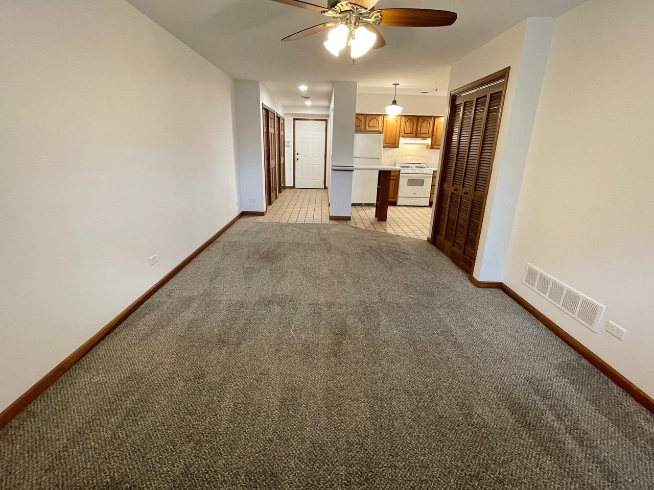 730 N Seminary Ave #1C - Photo 5 of 10