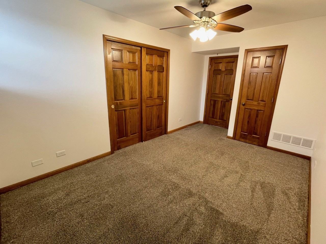 730 N Seminary Ave #1C - Photo 7 of 10