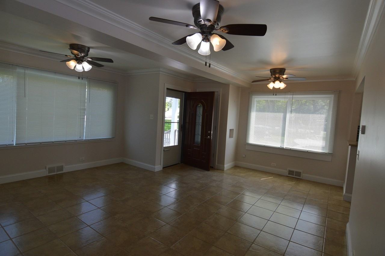 211 W State Rd - Photo 5 of 17