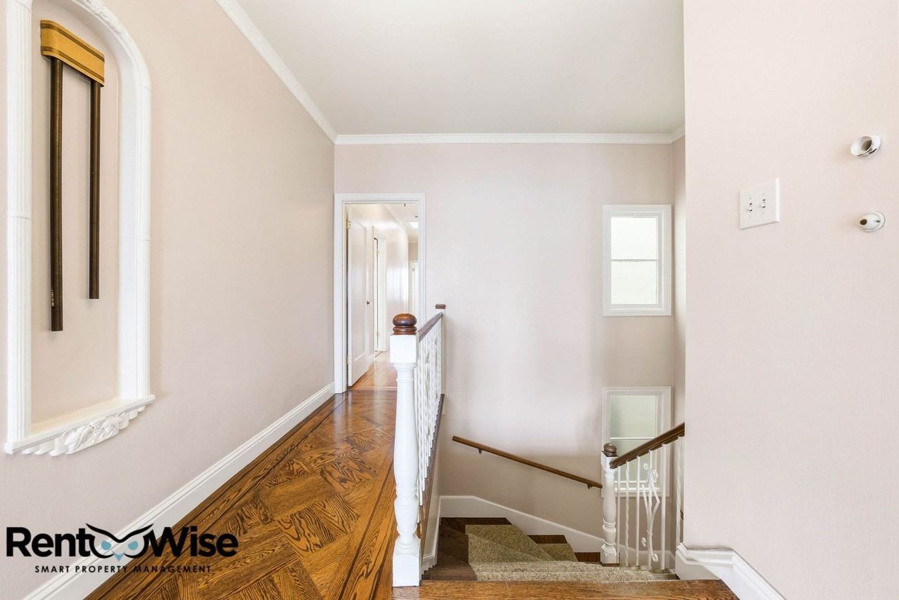53 Stanyan St - Photo 3 of 49