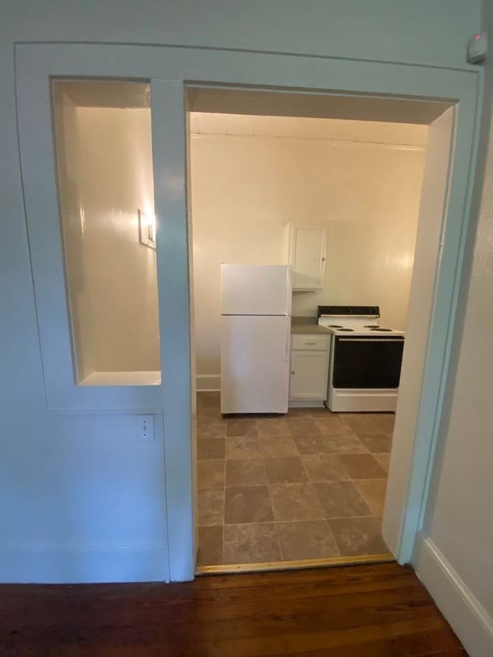 1222 Broad St - Photo 5 of 11