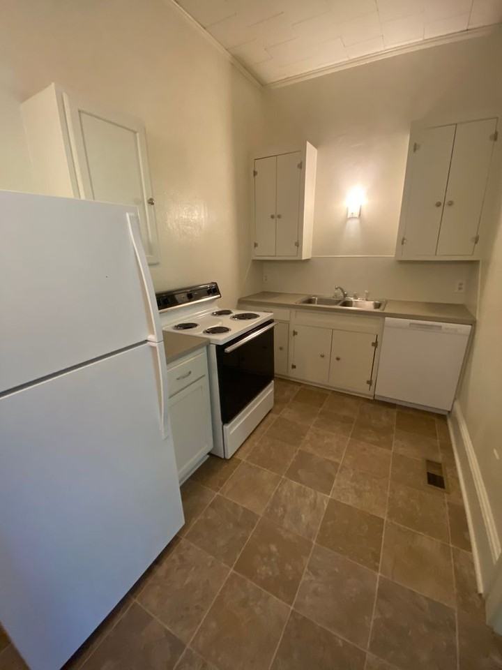1222 Broad St - Photo 6 of 11
