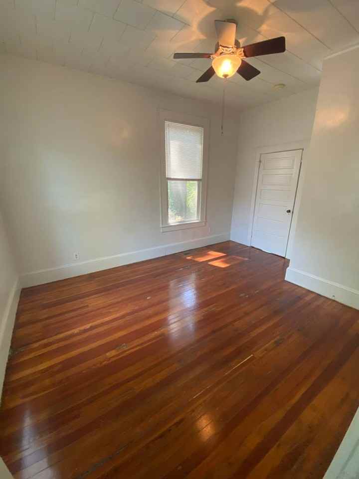 1222 Broad St - Photo 7 of 11