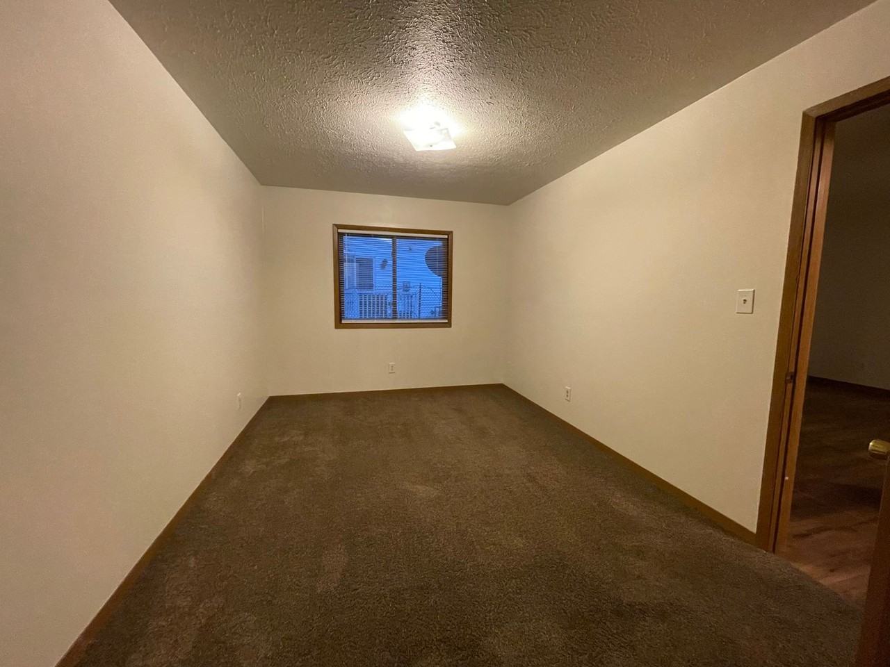 435 S Silverwood Ln #2 - Photo 6 of 10