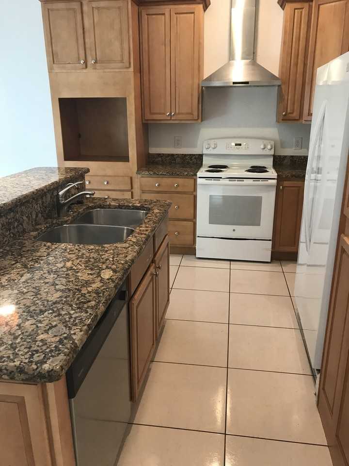 1911 May St - Photo 5 of 10