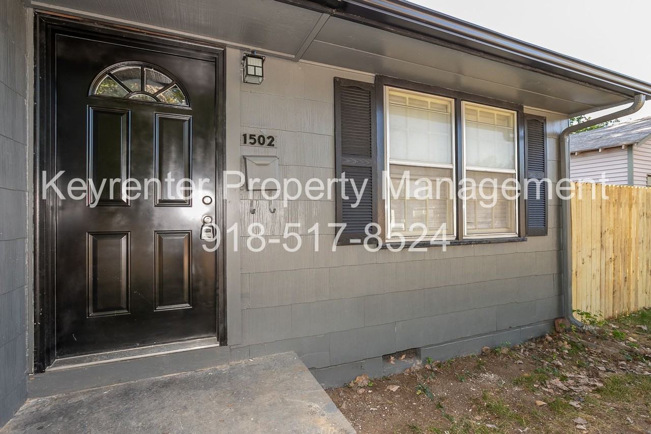 1502 N Columbia Ave - Photo 5 of 34