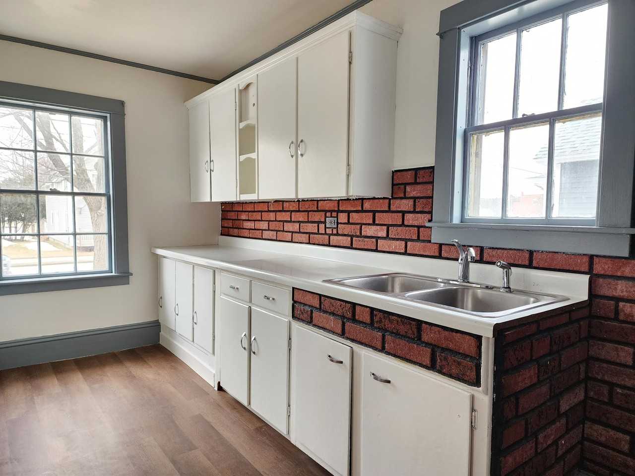281 Wilson St #1 - Photo 5 of 39