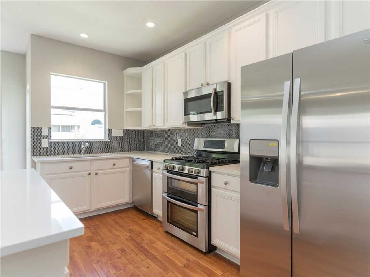 6506 Bramber Ln - Photo 4 of 26