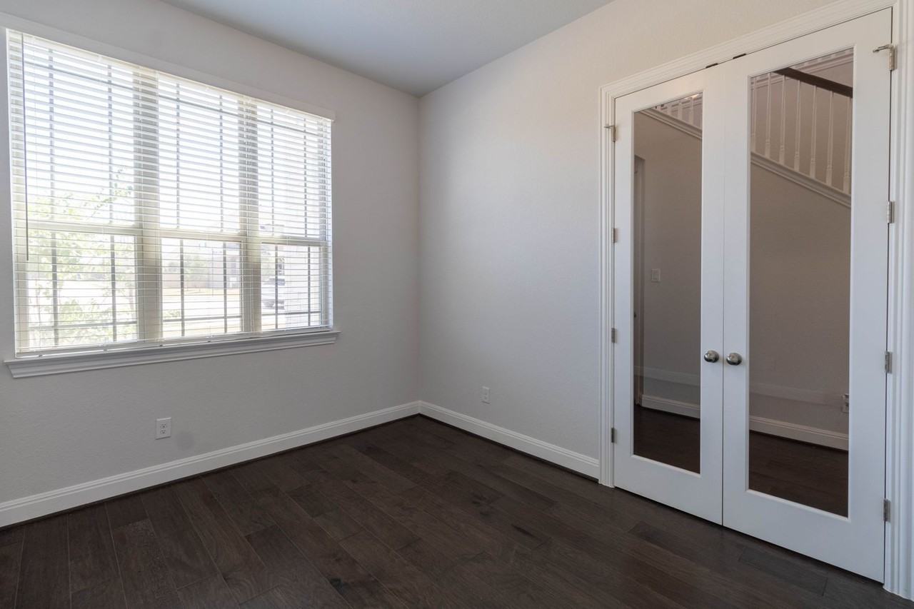 19337 Pilton Dr - Photo 6 of 50