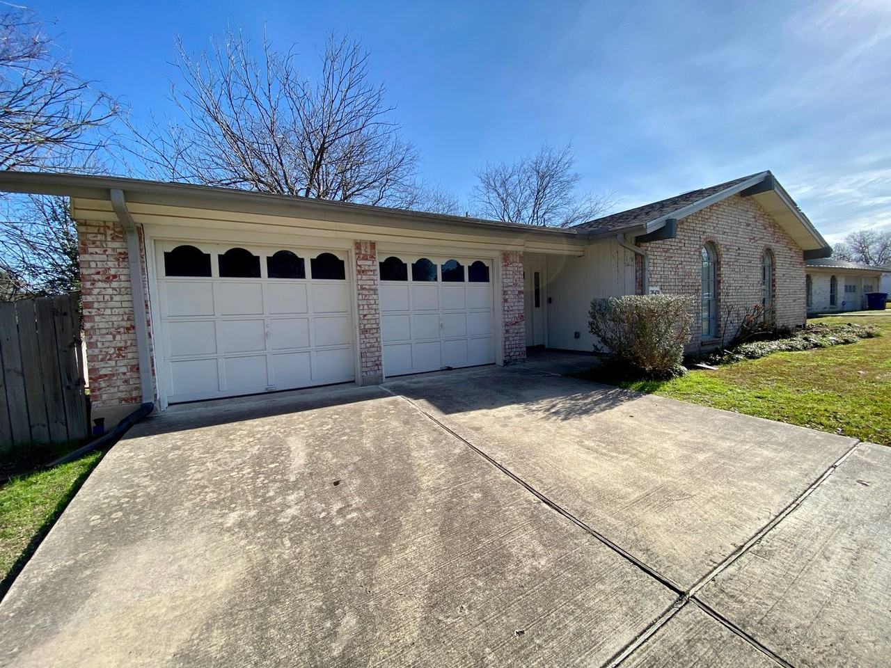 2501 Candlewood Ct - Photo 2 of 39