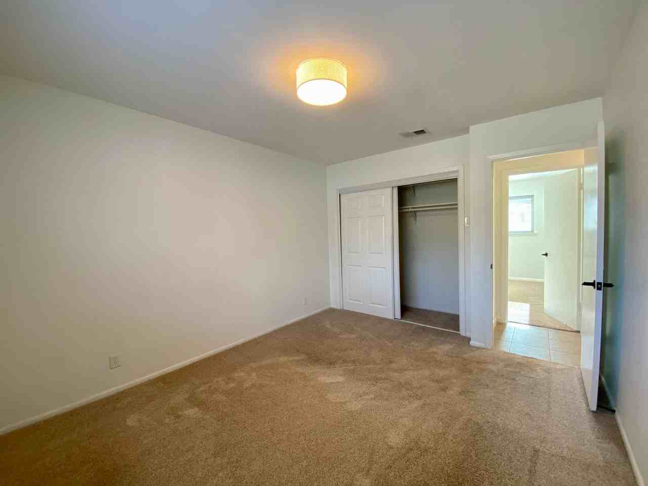 2501 Candlewood Ct - Photo 6 of 39