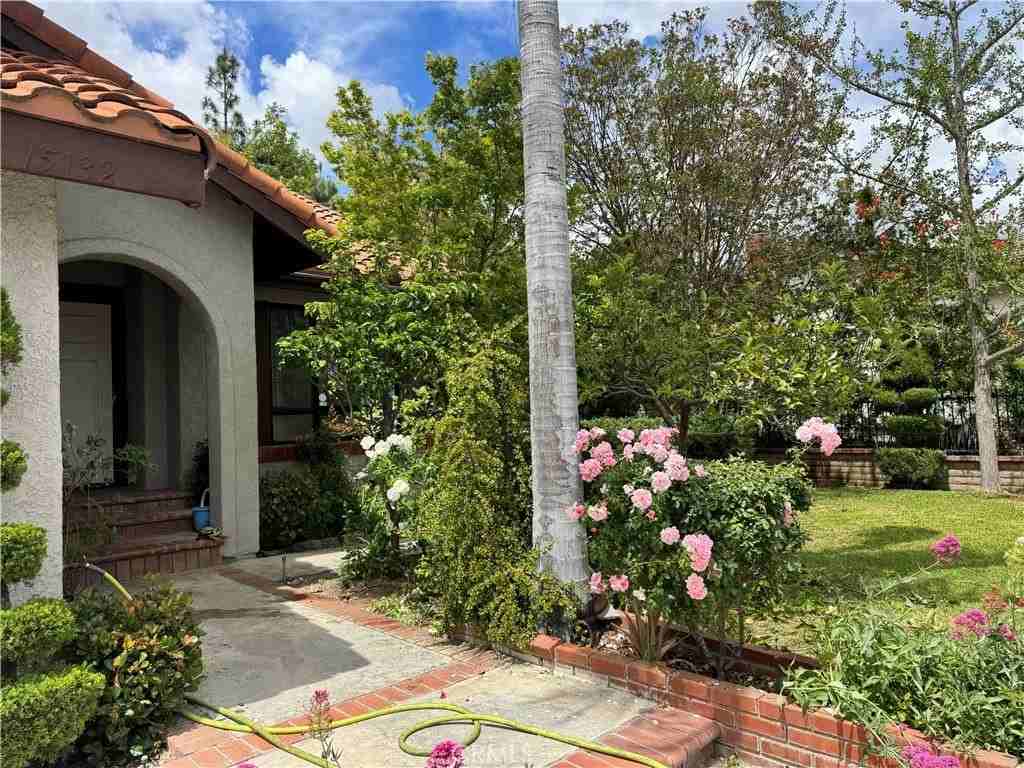 15132 El Selinda Dr - Photo 4 of 30