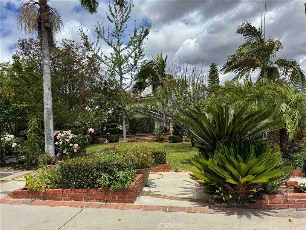 15132 El Selinda Dr - Photo 5 of 30