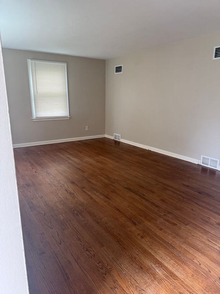 114 Ridgewood Dr - Photo 2 of 22