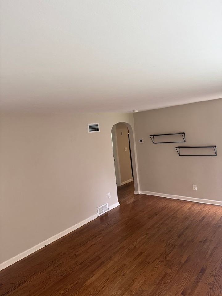 114 Ridgewood Dr - Photo 3 of 22