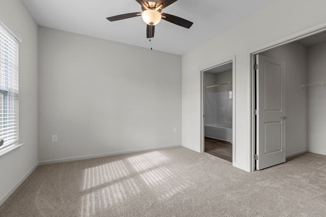 120 Grove Cir - Photo 4 of 25
