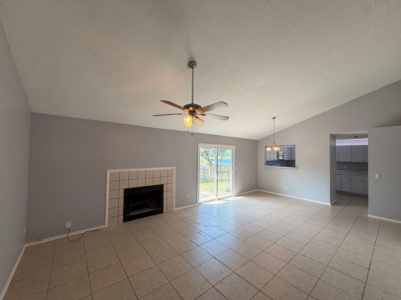 1125 Southwinds Dr - Photo 2 of 9