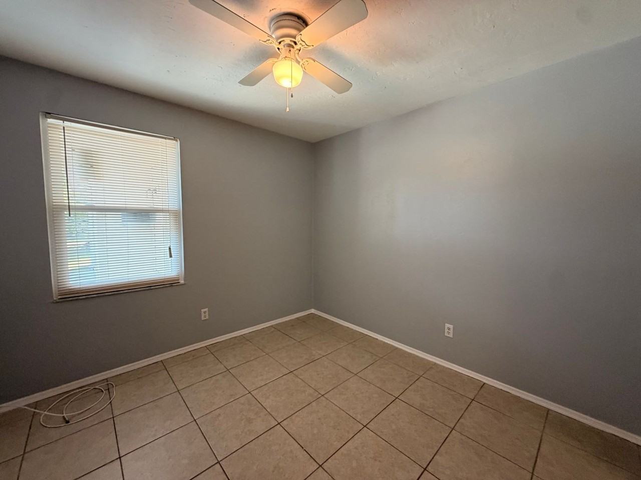 1125 Southwinds Dr - Photo 7 of 9