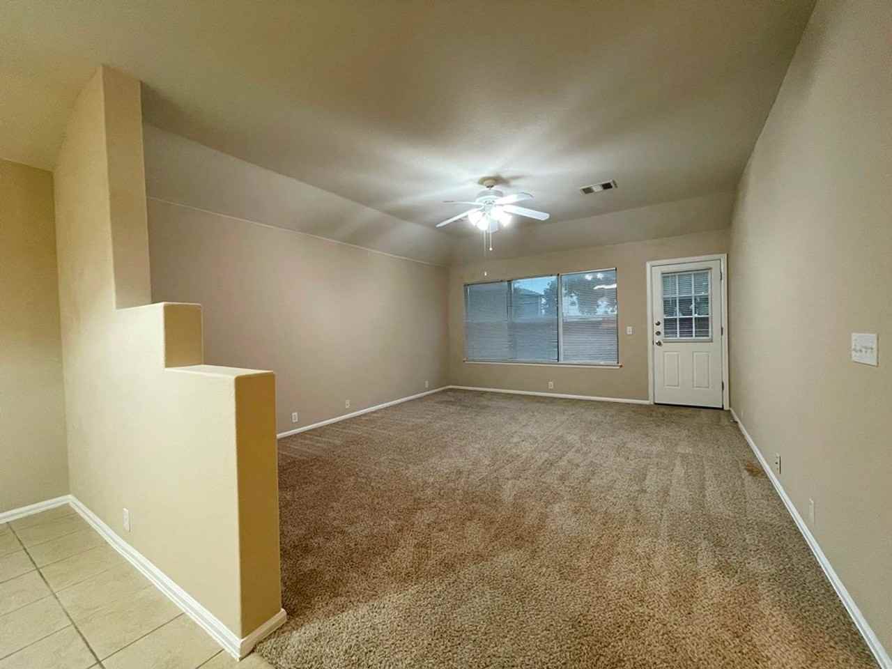 376 Spruce Dr - Photo 4 of 22