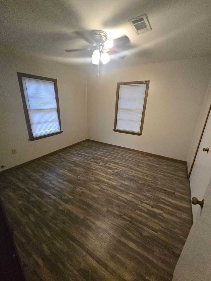 803 Erion St - Photo 6 of 6