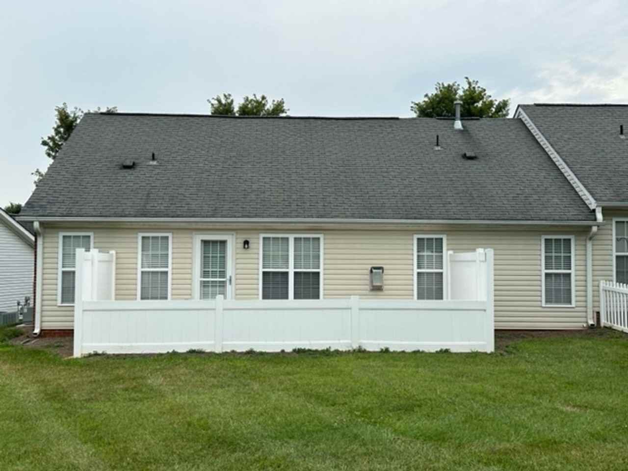 2152 Rosemont Dr - Photo 3 of 25