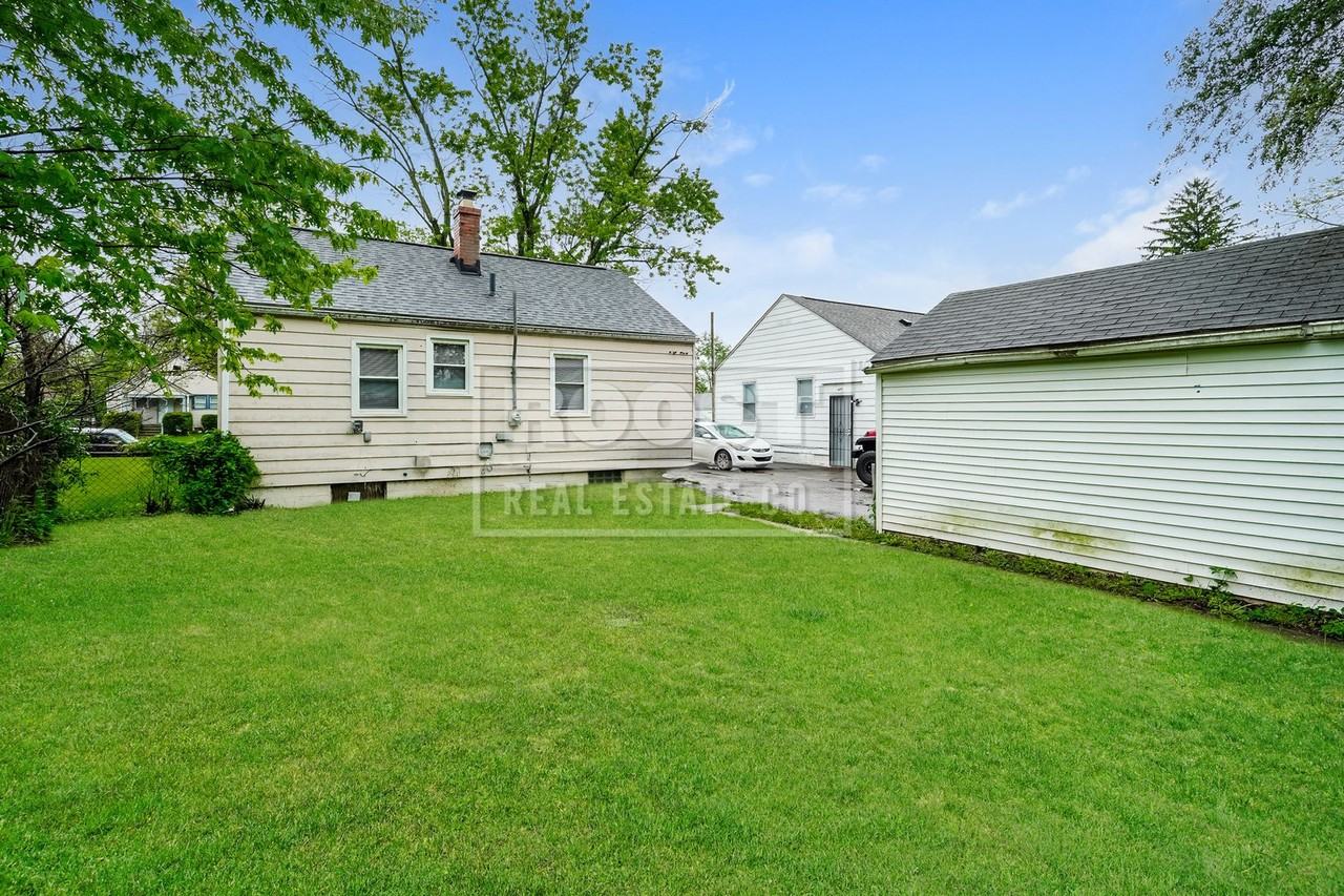 2317 Parkwood Ave - Photo 2 of 10