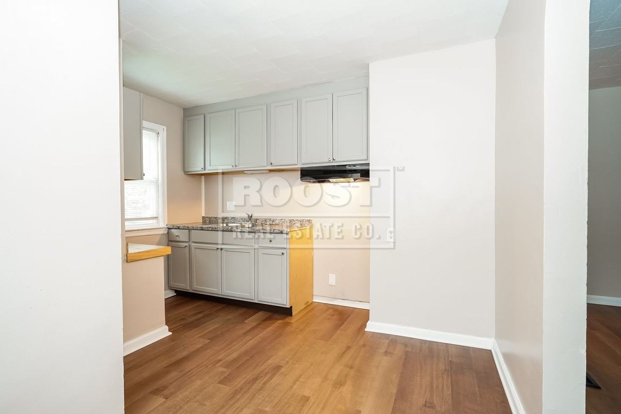 2317 Parkwood Ave - Photo 3 of 10